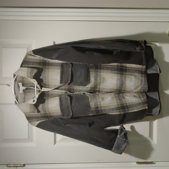 She + sky flannel and denim shacket - Picture 1 of 7